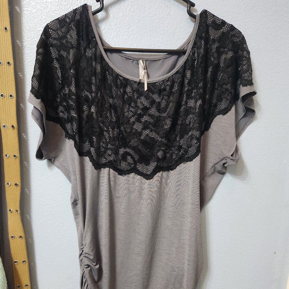 🌻3 for $20 Vanity Clothing🌻